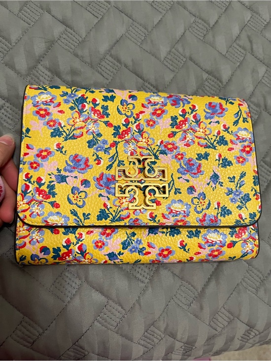 Tory Burch Handbags - Tory Burch Yellow Floral Leather Crossbody with Gold Logo